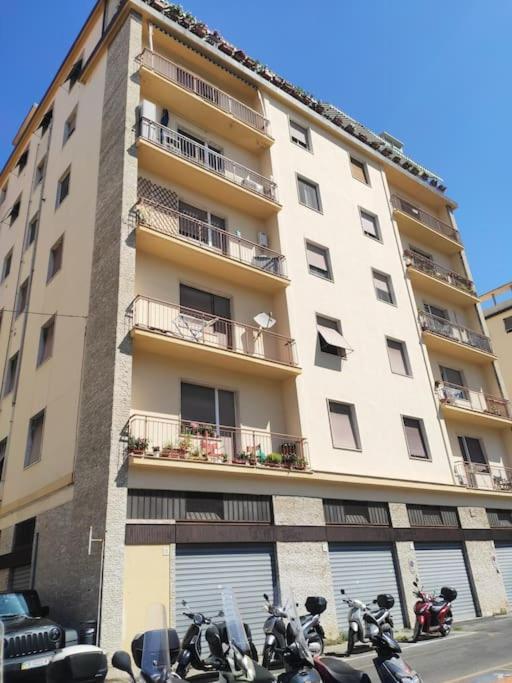 La Venezia'S Studio Flat ليفورنو المظهر الخارجي الصورة